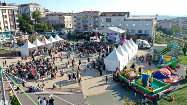 Arnavutköy'de Çocuk Oyunları ve Oyuncakları Festivali'nden renkli görüntüler