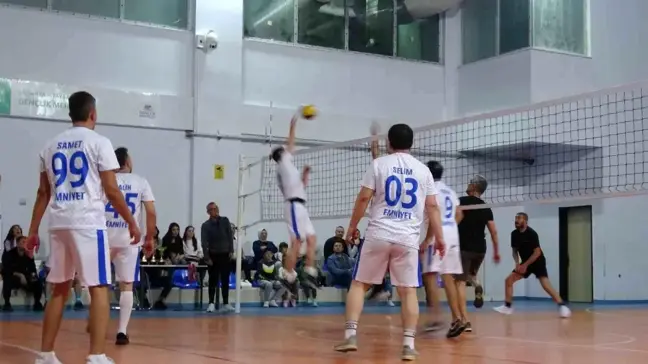 Tavşanlı'da düzenlenen voleybol turnuvasında şampiyon belli oldu
