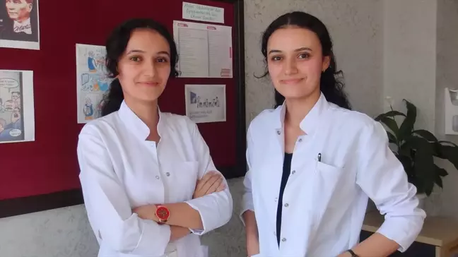 Tek yumurta ikizleri aynı okulda öğretmenlik hayalini gerçekleştirdi