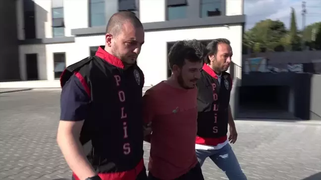 Çanakkale'de AK Parti Seçim Ofisine Taş Atan Kişi Serbest Bırakıldı