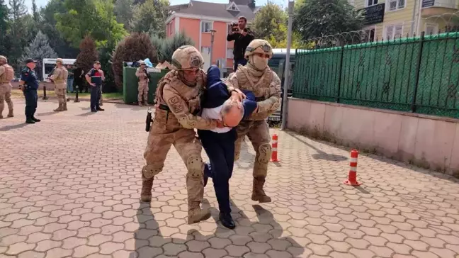 İnegöl'de Tefeci Çetesine Operasyon: 16 Tutuklama