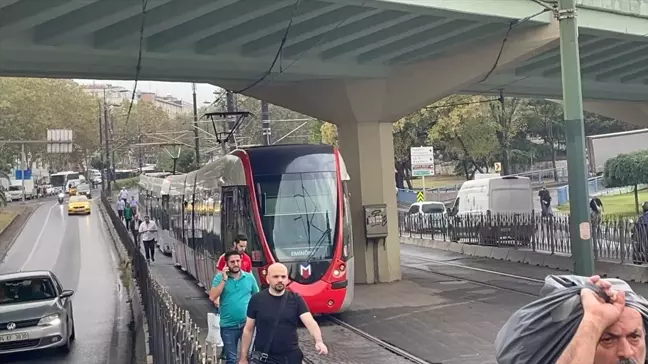 Kabataş-Bağcılar Tramvay Hattı'nda Teknik Arıza Nedeniyle Seferlerde Aksamalar Yaşanıyor