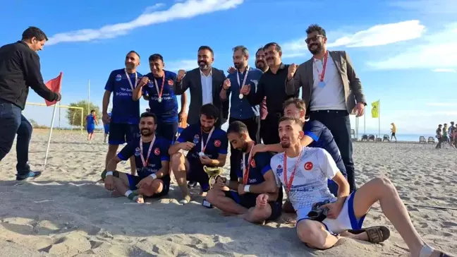TÜRŞAD SK Plaj Futbolu Turnuvasında Şampiyon