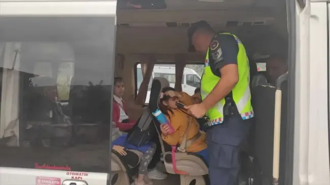 Amasya İl Jandarma Komutanlığı Okul Servislerini Denetliyor