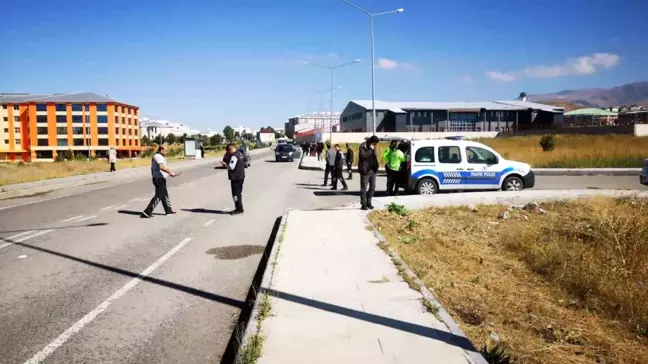 Erzurum'da öğrenciye otomobil çarptı, ağır yaralandı