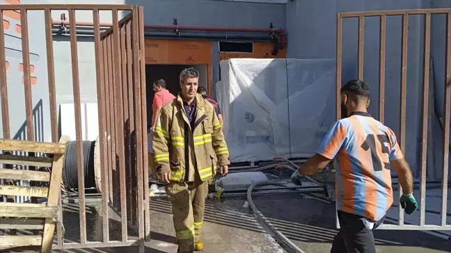 Cunda Adası'ndaki Otelin Jeneratör Odasında Yangın Çıktı