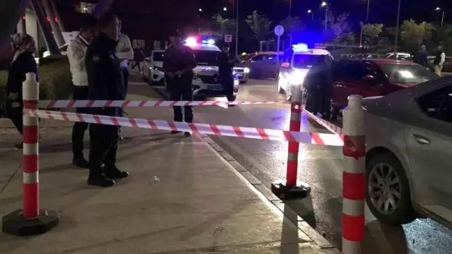 Elazığ'da Fethi Sekin Şehir Hastanesi Acil Servisi Önünde Silahlı Saldırı: Bir Kişi Yaralandı
