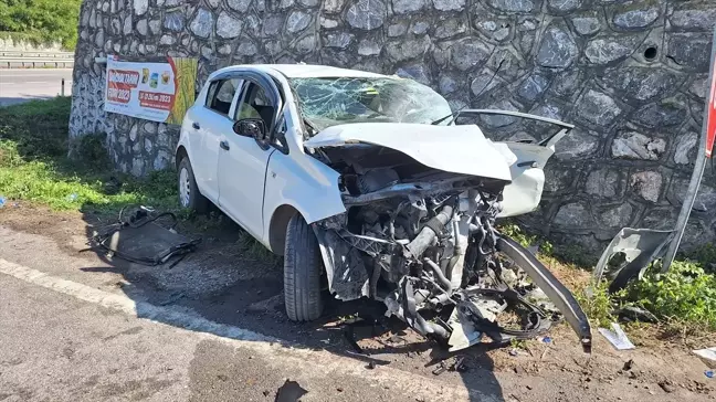 Samsun'da Otomobil Kazası: 2'si Çocuk 3 Kişi Ağır Yaralandı