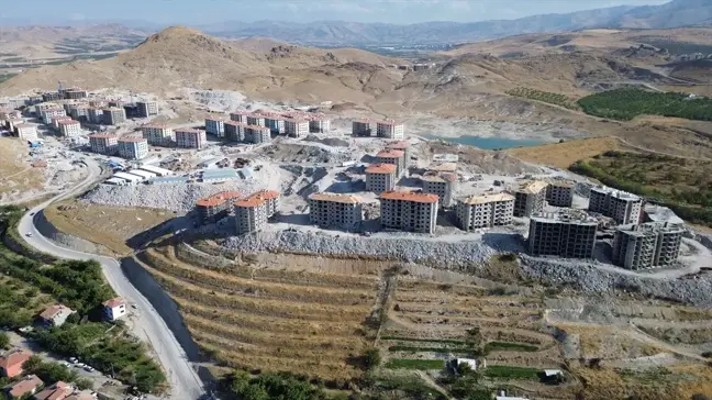 Malatya'da deprem konutları inşa ediliyor