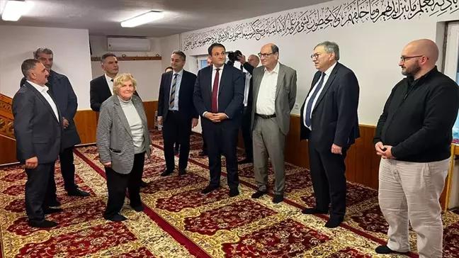Almanya'da saldırıya uğrayan cami ziyaret edildi
