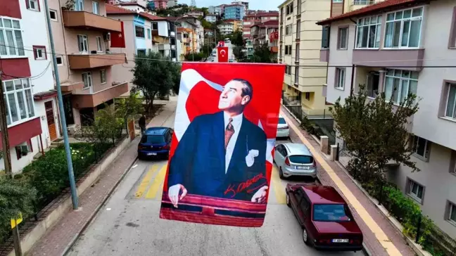 Bilecik Belediyesi Cadde ve Sokakları Bayraklarla Donattı