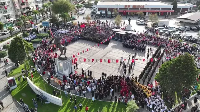 Edremit'te Cumhuriyet'in 100. Yılı Coşkuyla Kutlandı
