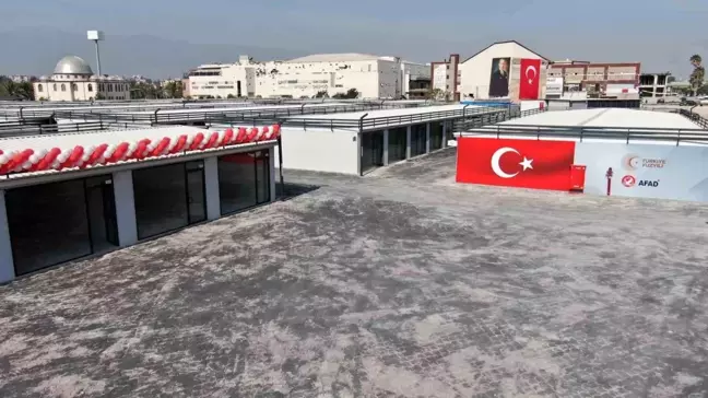 Hatay'da 404 prefabrik iş yeri hak sahiplerine teslim edildi