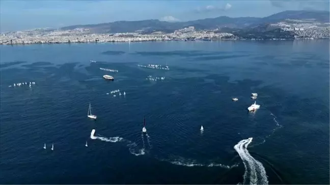 İzmir'in ilçelerinde Cumhuriyet coşkusu