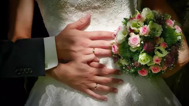 Evlilik kredisi hangi banka veriyor? 150 bin TL evlilik kredisi nereden alınır?