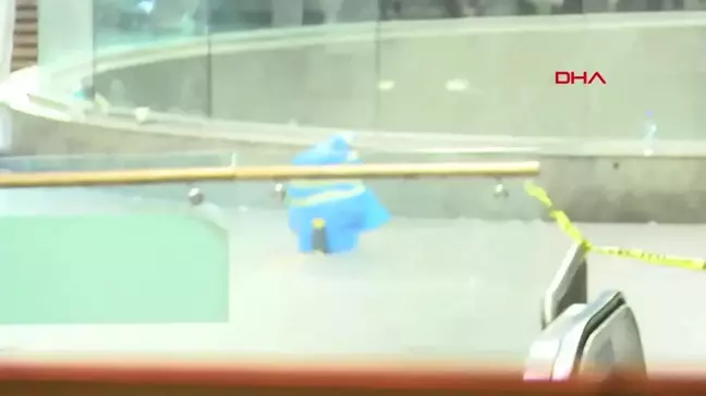 Mecidiyeköy metrobüs durağındaki şüpheli paket fünye ile patlatıldı - 2