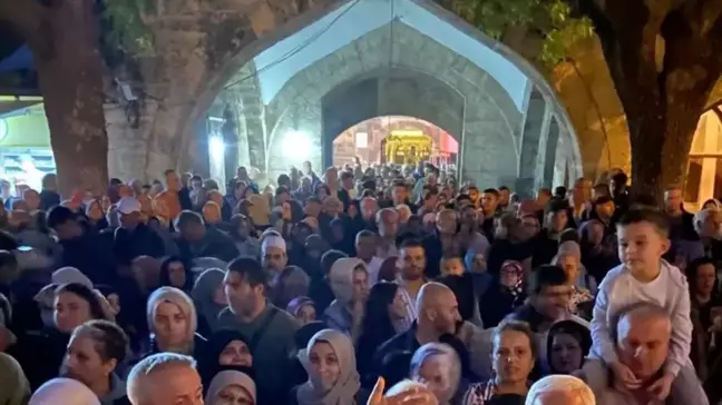 Lüleburgaz'dan umre kafilesi dualarla kutsal topraklara uğurlandı