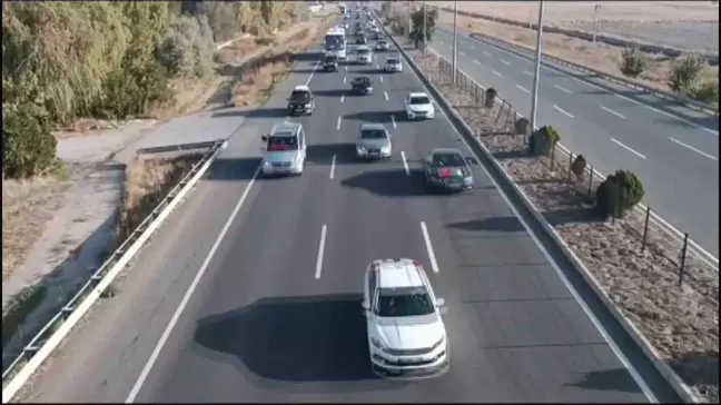 Filistin için Özgürlük Konvoyu İncirlik'e Yola Çıktı
