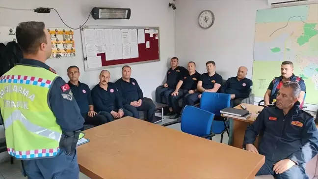 Edirne Jandarma Komutanlığı Keşan İtfaiye Ekiplerine Trafik Eğitimi Verdi