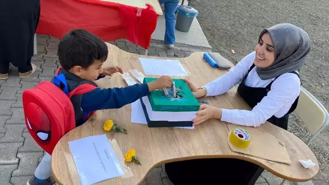 Gaziantep'teki minik öğrenciler Filistin'e yardım eli uzattı