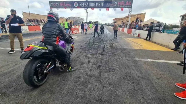 Kepez Drag Pisti'nde Motodrag Yarışları Heyecanı