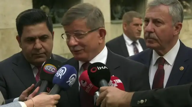 Davutoğlu, Meclis Başkanı Kurtulmuş ile Görüştü: