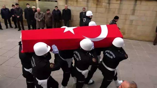 Çorum'da trafik kazasında hayatını kaybeden polis memuru Yozgat'ta defnedildi