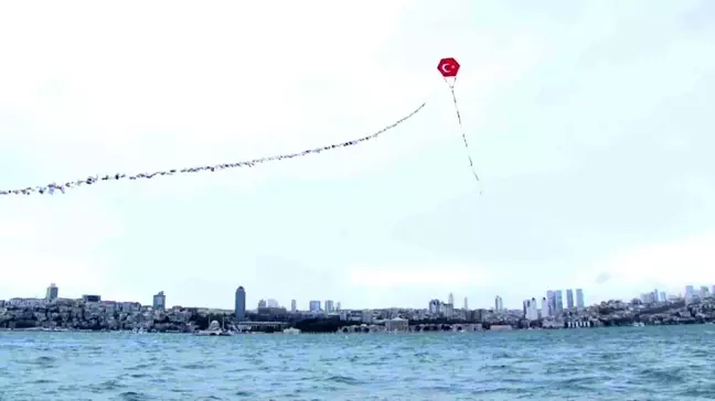 Şehit edilen Gazzeli çocukların isimlerinin yazıldığı uçurtmalar gökyüzüne bırakıldı