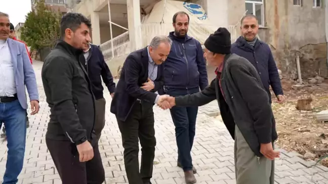 Adıyaman Belediyesi, Başak Küme Evlerindeki yolları tamir ediyor