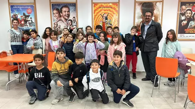 Atatürk 1881-1919 Filmi Kumluca'da Gösterime Devam Ediyor