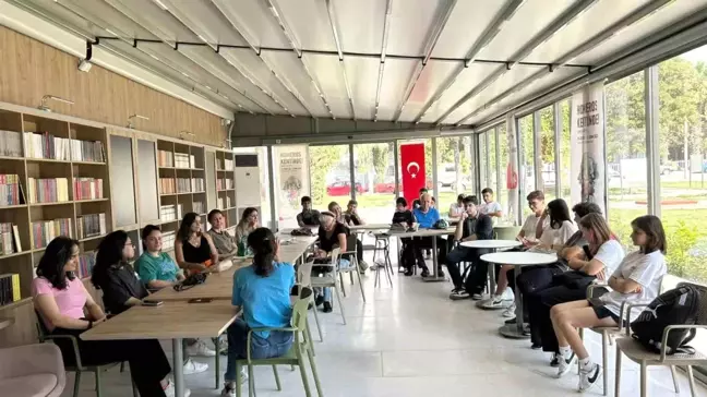 Bayraklı Belediyesi Kitap Kafeleriyle Vatandaşlara Kolay Ulaşım Sağlıyor