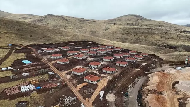 Malatya'da depremden etkilenen köyler için afet evleri yapılıyor
