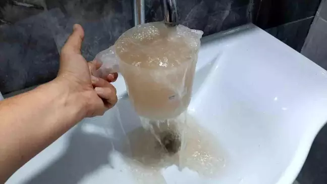 Adıyaman'da Yağışlar Nedeniyle Musluklardan Çamurlu Su Aktı