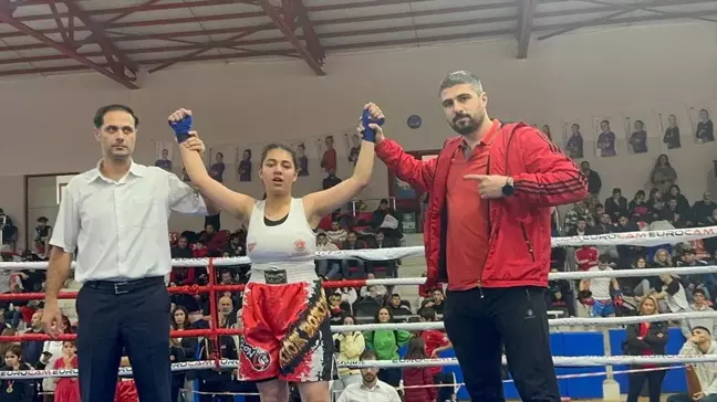 Pazaryeri Kick Boks Takımı Bursa'dan 4 altın, 5 bronz madalya ile döndü