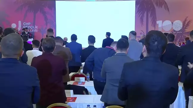 Özgür Özel, CHP Gençlik Kolları'na Seslendi:
