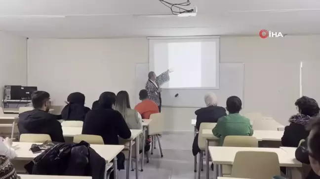 Öğrencilere ücretsiz Japonca kursu