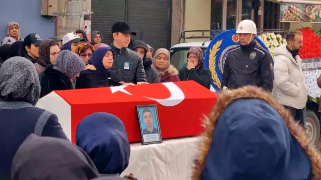 Cilt kanserine yenik düşen genç polis için resmi tören düzenlendi