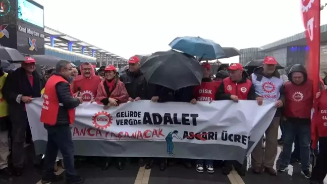 DİSK, Bursa'da Asgari Ücret İçin Basın Açıklaması Yaptı