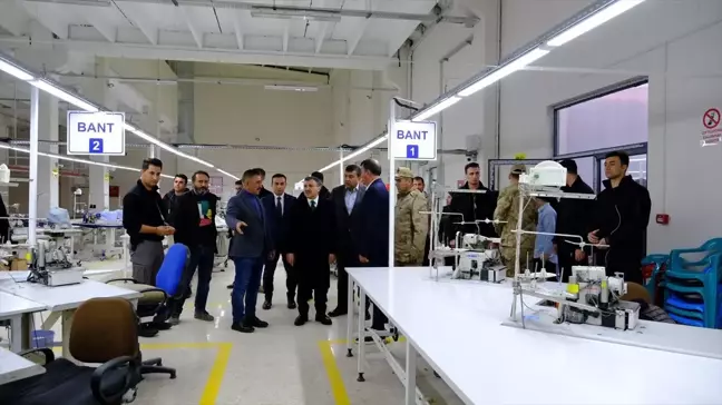 Şırnak Valisi Cevdet Atay, Silopi'deki tekstil kentte incelemelerde bulundu