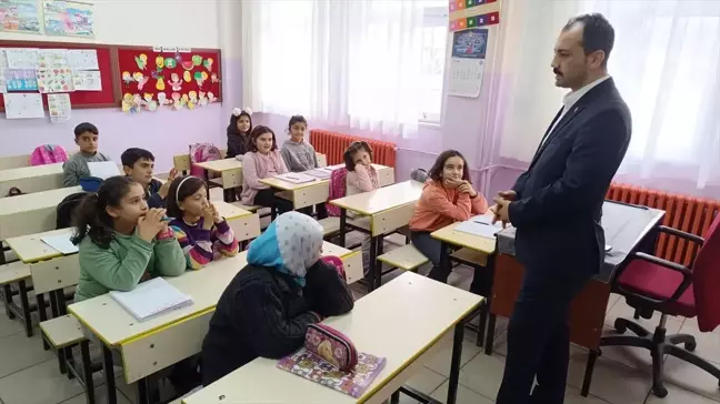 Baskil Kaymakamı Ömer Tuğrul Kundakçı, Baskil İlkokulunu ziyaret etti