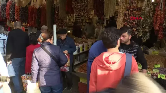 İzmir Kemeraltı Çarşısı Yılbaşı Alışverişiyle Dolup Taştı