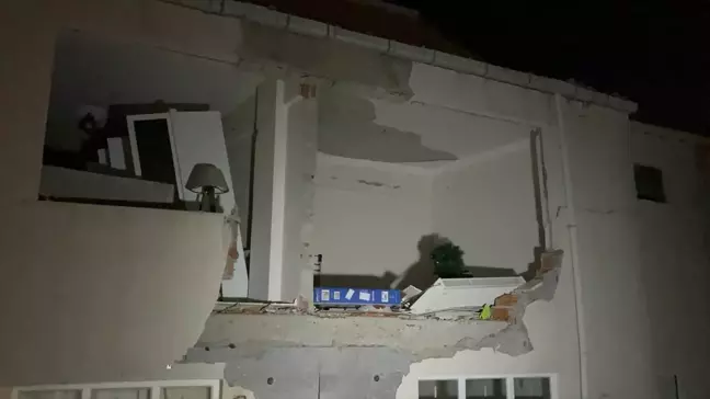 Çanakkale'de doğal gaz patlaması: Evde yapılan incelemede fleksi borunun söküldüğü belirlendi