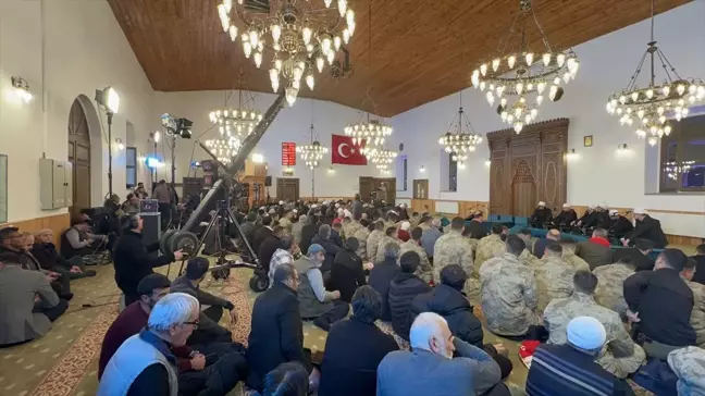 Sarıkamış Harekatı'nın 109. yılında binlerce kişi meşaleli yürüyüş gerçekleştirdi