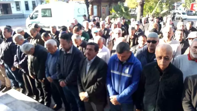 Fethiye'de Sevilen Doktor Dualarla Uğurlandı