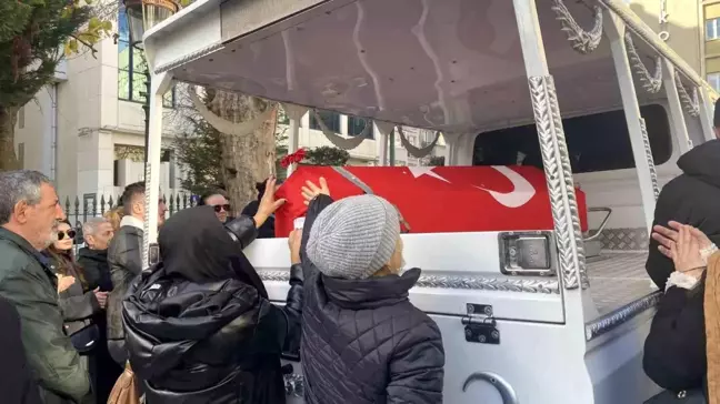 Tiyatro ve sinema oyuncusu Ayla Algan son yolculuğuna uğurlandı