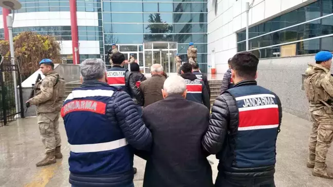 Adıyaman'da PKK/KCK Silahlı Terör Örgütü'ne yönelik operasyonlar kapsamında gözaltına alınanlar adliyeye sevk edildi