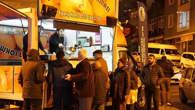 Kartal Belediyesi Regaib Kandili'nde Vatandaşlara Lokma ve Kandil Simidi Dağıttı