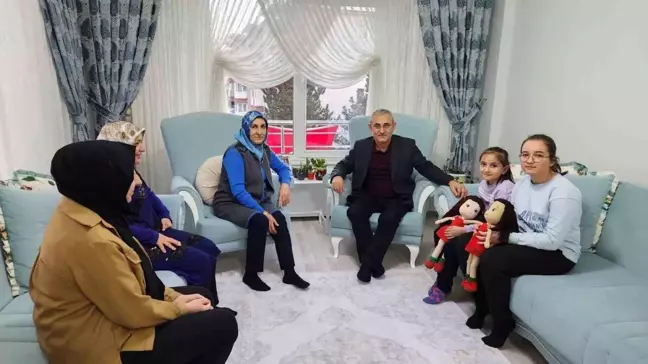 Kütahya Belediye Başkanı Şehit Ailelerini Ziyaret Ediyor