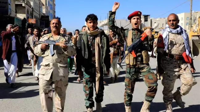 İngiltere ve ABD'nin Yemen'deki Husi hedeflerine yönelik saldırılar gerilimi artırıyor