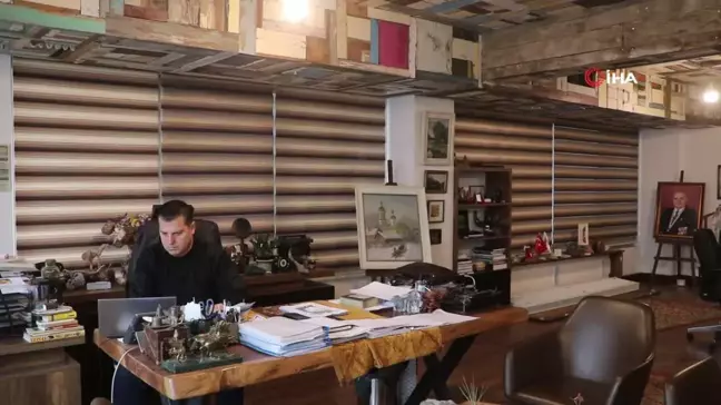 Deprem Enkazından Sanat Eseri